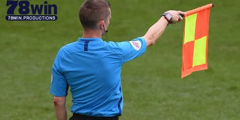 Việt Vị Trong Bóng Đá - Một Lỗi Hay Gặp Nhất Trên Sân Cỏ 6 Sơ lược về lỗi việt vị trong bóng đá bạn cần biết